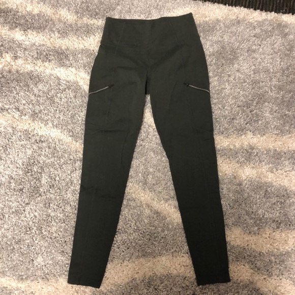 Athleta Leggings With Zipper Pockets